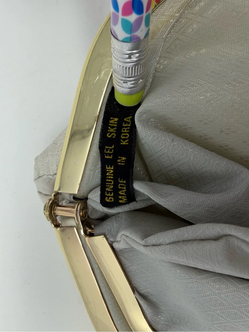 Vintage Eel Skin Cream Pleated Kiss-Lock Wallet Coin Clutch